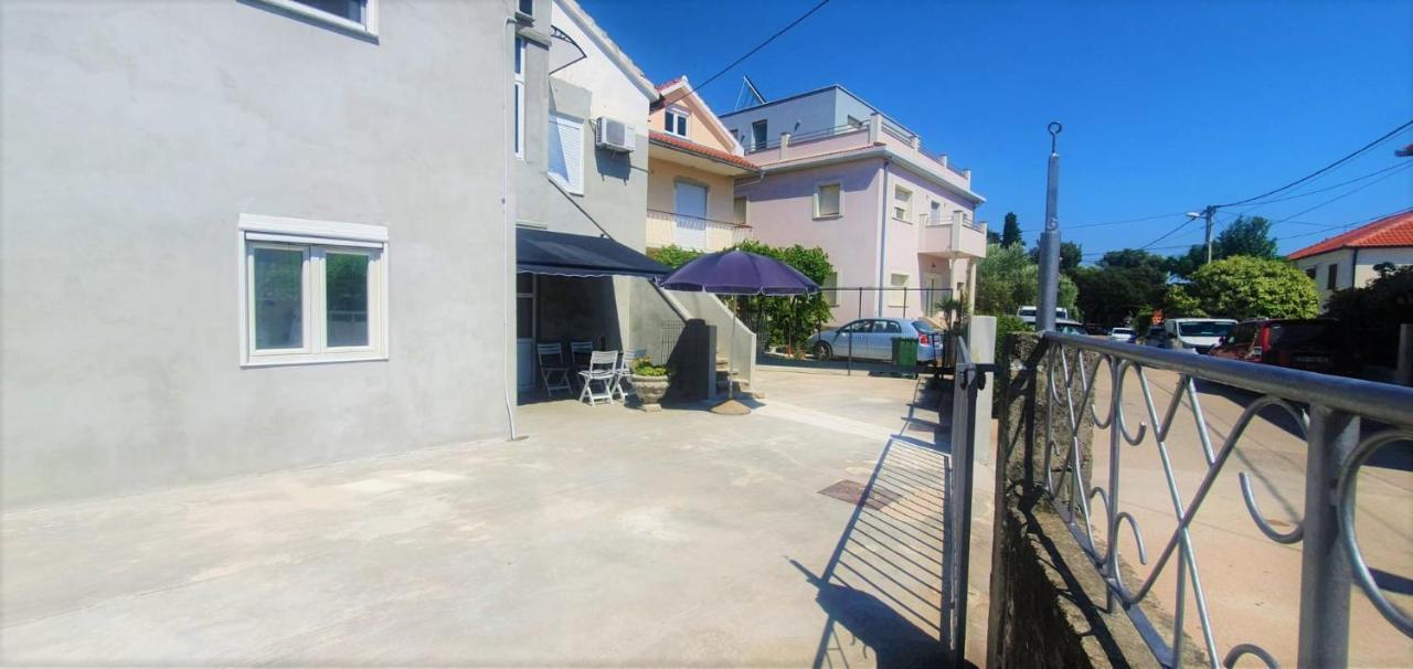 Apartment Fain - Private Parking Zadar Exteriör bild