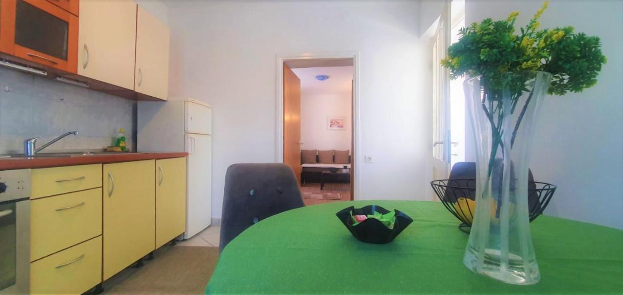 Apartment Fain - Private Parking Zadar Exteriör bild