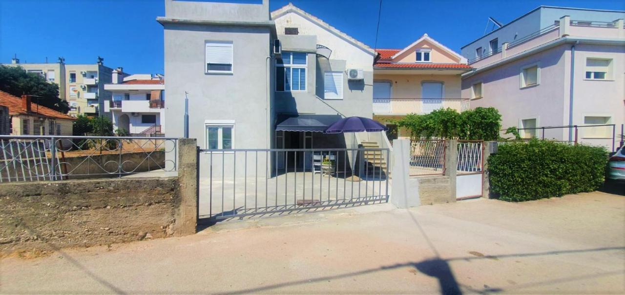 Apartment Fain - Private Parking Zadar Exteriör bild
