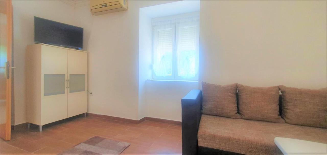 Apartment Fain - Private Parking Zadar Exteriör bild